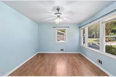 112 E Franklin Street, Zebulon, NC 27597 - Photo 10
