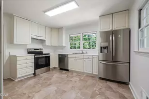 1209 Roosevelt Dr, Chapel Hill, NC 27514 - Photo 2