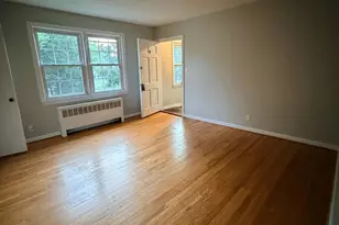 1400 Roslyn Dr, Burlington, NC 27215 - Photo 2