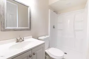 6001 Applewood Ln, Raleigh, NC 27609 - Photo 18