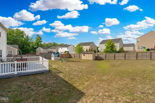 1017 Milkweed Ct, Zebulon, NC 27597 - Photo 32
