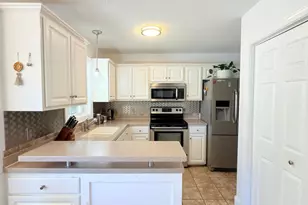 2100 Bridgeport Cir, Sanford, NC 27330 - Photo 8