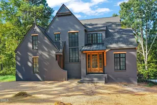 1021 Manchester Dr, Raleigh, NC 27609 - Photo 2