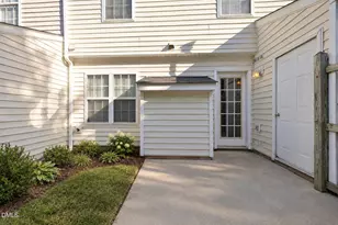 5205 Tanglewood Creek Ct, Raleigh, NC 27610 - Photo 4