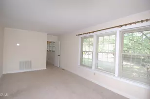 706 Smedes Pl, Raleigh, NC 27605 - Photo 14