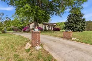 384 Lynch Rd, Selma, NC 27576 - Photo 2