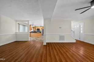 105 Trinity Woods Dr, Raleigh, NC 27607 - Photo 28
