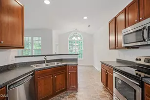 633 Woodson Dr, Clayton, NC 27527 - Photo 6
