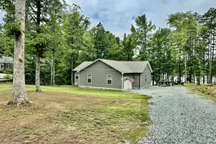 249 Fishermans Point Rd, Roxboro, NC 27574 - Photo 2
