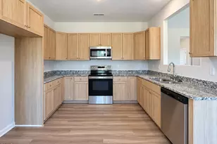 39 E Emily Gardens Dr, Selma, NC 27576 - Photo 6
