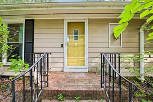 1421 Elberon Pl, Raleigh, NC 27609 - Photo 2
