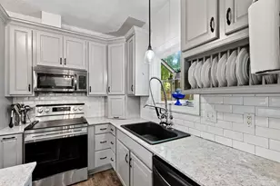 104 Acadia Ct, Cary, NC 27513 - Photo 4