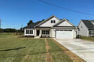 1027 N Lincoln St, Benson, NC 27504 - Photo 1
