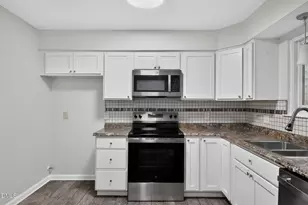 5849 Shady Grove Cir, Raleigh, NC 27609 - Photo 10