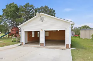 515 Bobbitt Rd, Clayton, NC 27520 - Photo 4