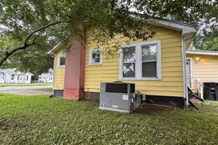 316 Atwater St, Burlington, NC 27215 - Photo 2