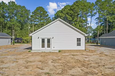 312 E Howard Street, Roseboro, NC 28382 - Photo 28