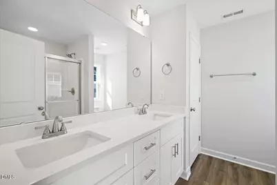 310 E Howard Street, Roseboro, NC 28382 - Photo 20