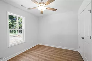 310 E Howard St, Roseboro, NC 28382 - Photo 24