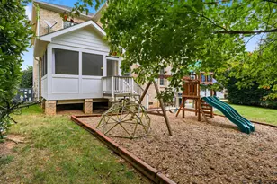 9015 Treesdale Ln, Raleigh, NC 27617 - Photo 36
