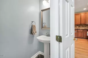 104 Armfield Ct, Cary, NC 27519 - Photo 6
