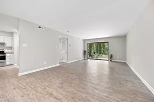 642 Pine Ridge Pl, Raleigh, NC 27609 - Photo 4