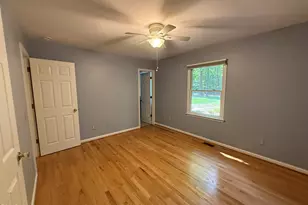 137 B Windsor Cir, Chapel Hill, NC 27516 - Photo 10