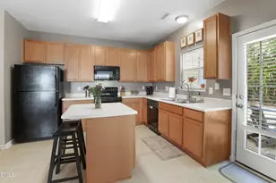 142 Cline Falls Dr, Holly Springs, NC 27540 - Photo 10