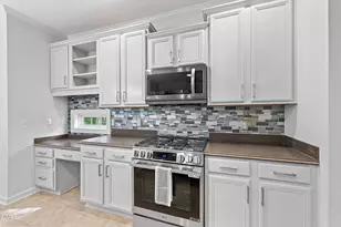 306 Honeywood Ct, Cary, NC 27518 - Photo 18