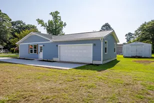 105 Harmon St, Clinton, NC 28328 - Photo 2