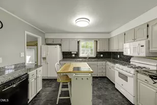 5064 Chesapeake Rd, Fayetteville, NC 28311 - Photo 8