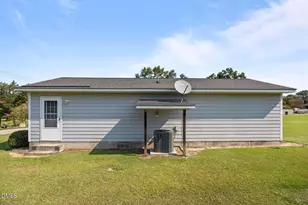 145 S Patterson St, Coats, NC 27521 - Photo 16