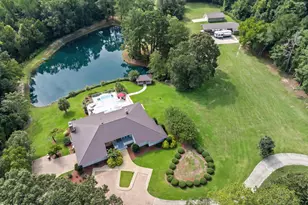 101 Elizabeth Dr, Elizabethtown, NC 28337 - Photo 1