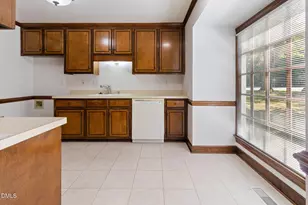 143 Hedgerow Ct, Cary, NC 27513 - Photo 12