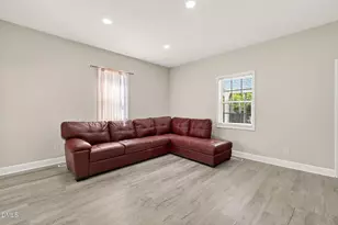928 E Davis St, Burlington, NC 27215 - Photo 4