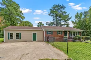 100 Ranes Dr, Henderson, NC 27536 - Photo 2