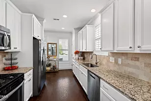 528 Ledbetter Ct, Raleigh, NC 27608 - Photo 16
