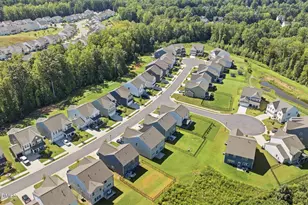 479 Curling Crk Dr, Clayton, NC 27527 - Photo 4