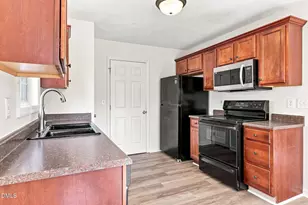 904 Broadmore Dr, Fayetteville, NC 28314 - Photo 8