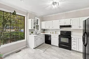 902 Albany Ct, Raleigh, NC 27615 - Photo 2