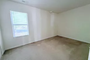8 Duck Pond Ct, Durham, NC 27703 - Photo 10