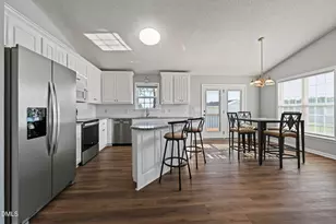 21 Beasley Ests Dr, Benson, NC 27504 - Photo 4