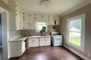 904 Stokes St, Burlington, NC 27215 - Photo 8