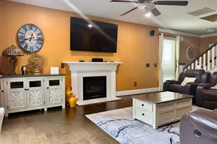 530 Alden Bridge Dr, Cary, NC 27519 - Photo 2