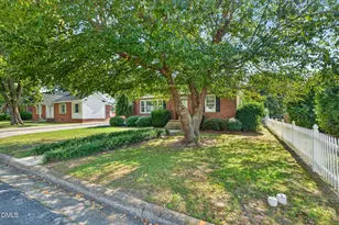807 W Carr St, Dunn, NC 28334 - Photo 4