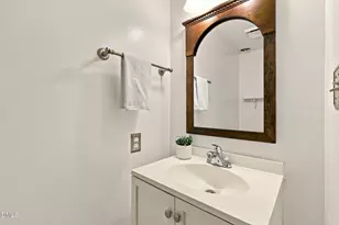 371 Umstead Dr, Chapel Hill, NC 27516 - Photo 10
