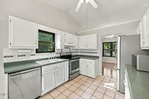 5609 Groomsbridge Ct, Raleigh, NC 27612 - Photo 2