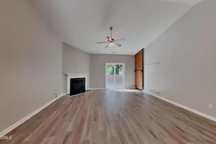 909 Wild Lilac Ct, Zebulon, NC 27597 - Photo 2