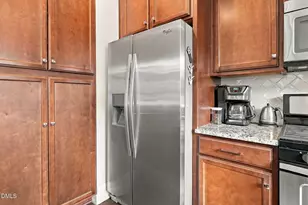 2820 Plumfield Pl, Raleigh, NC 27607 - Photo 32