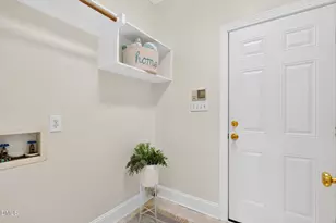 2909 Whitehart Ln, Raleigh, NC 27606 - Photo 14
